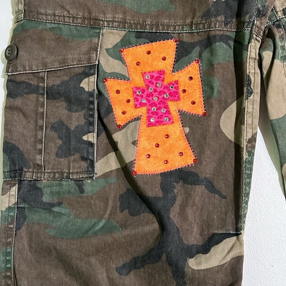 Camo crop pants with patches women’s XS - Picture 7 of 16